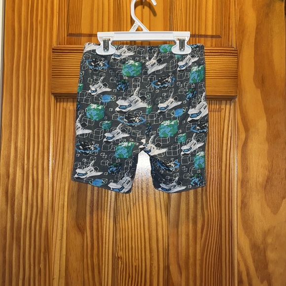 Boys size 8 pajama set with spaceship by The Children’s Place - Picture 3 of 8